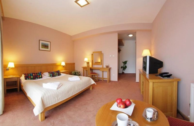 Hotel & Restaurant Gondűző