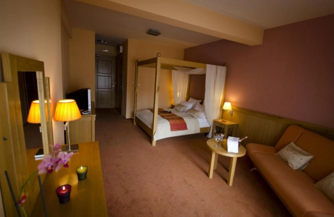 Hotel & Restaurant Gondűző