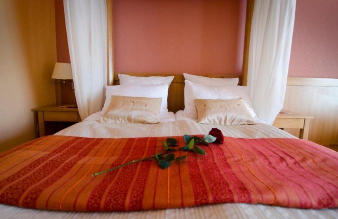 Hotel & Restaurant Gondűző