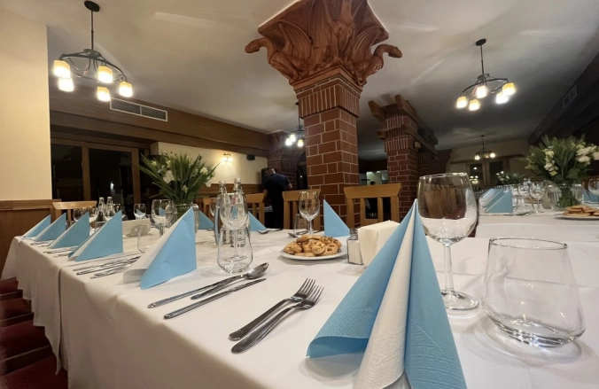 Hotel & Restaurant Gondűző