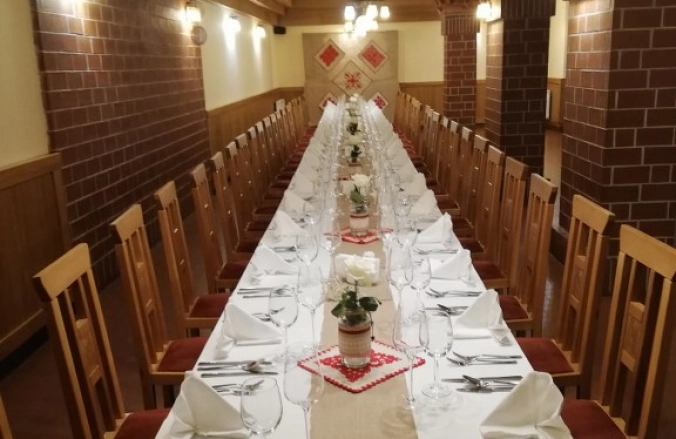 Hotel & Restaurant Gondűző