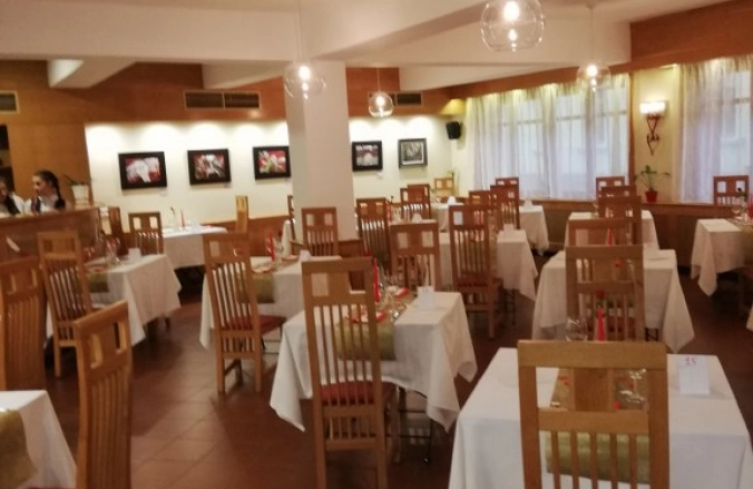 Hotel & Restaurant Gondűző