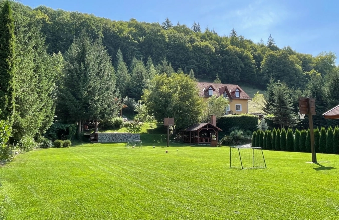 Pensiunea Hétvezér