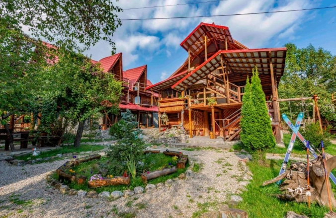 Pensiunea Raiul de pe Râu